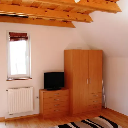 Guest house Maya Eger